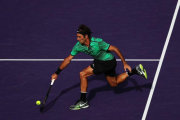 Roger Federer ya está en semifinales de Miami.-AL BELLO / AFP
