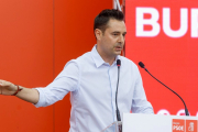 El alcalde de Burgos, Daniel de la Rosa, durante su intervención en la Fiesta de la Rosa. SANTI OTERO