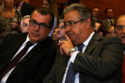El 'conseller' Jordi Jané y el ministro Juan Ignacio Zoido.-ACN / MARIA BELMEZ