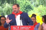 José Luis Ábalos, ministro de Fomento y secretario de Organización del PSOE, en la Fiesta de la Rosa de los socialistas de León.-PSOE