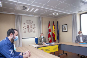 Representantes de la federración se reunieron ayer con el subdelegado del Gobierno. SANTI OTERO