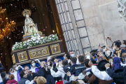 La procesión se inició a los sones del Himno Nacional y después se bailaron bailes regionales en honor a la Virgen. FOTOS: SANTI OTERO