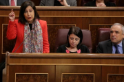Margarita Robles en el pleno del Congreso de los Diputados.-/ JOSÉ LUIS ROCA