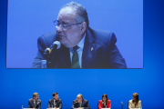 El consejero de Sanidad durante su intervención en el congreso. SANTI OTERO