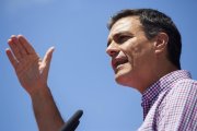 El exsecretario general del PSOE y candidato a las primarias de este partido, Pedro Sánchez, durante su participación en un acto con militantes en la localidad malagueña de Cártama.-EFE