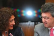 El presidente de la Diputación de León, Juan Martínez Majo, junto a la alcaldesa de Ponferrada, Gloria Fernández Merayo, durante la visita institucional al Ayuntamiento de Ponferrada-Ical