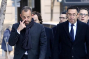Sandro Rosell y Josep Maria Bartomeu, a su llegada  a la Audiencia Nacional.-JUAN MANUEL PRATS