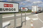 La conexión por autovía entre Burgos y Logroño se retrasa más de lo previsto. La N-120 es la opción más rápida hoy en día.-ISRAEL L. MURILLO