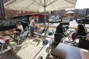 Una terraza de un establecimiento en Gamonal. RAÚL G. OCHOA