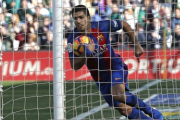 Luis Suárez, tras marcar el gol del empate al Betis en el Villamarín.-EFE / JULIO MUÑOZ