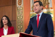 Juan Manuel Moreno, durante su jura del cargo como nuevo presidente de Andalucía.-JULIO MUÑOZ (AFP)