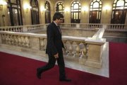 El 'president' Carles Puigdemont, en el Parlament para asistir a una sesion de control al Govern.-DANNY CAMINAL