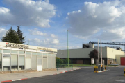 Imagen actual de la entrada de la fábrica en la capital burgalesa.-ISRAEL L. MURILLO