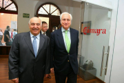 El presidente del TSJCyL, Jose Luis Concepción (D), junto al presidente de la Cámara de Comercio de León, Manuel Lamelas (I), durante la jornada ‘Ley de segunda oportunidad’ que se celebra en Ponferrada-Ical