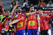 Los Hispanos celebrando el pase a semifinales.-/ GEORGI LICOVSKI
