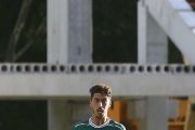 Adrián Cruz podría ser la novedad en el once de Mateo esta tarde.-RAÚL G. OCHOA