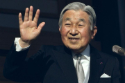 El emperador Akihito durante el discurso de año nuevo en el balcón del Palacio Imperial en Tokio.-AFP / TOSHIFUMI KITAMURA (AFP)