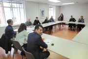Un momento del encuentro de ayer, con Tudanca en primer plano.-ISRAEL L. MURILLO