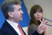 Javier Lacalle y Carolina Blasco, ayer, en un momento del balance.-RAÚL G. OCHOA