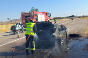 Los Bomberos sofocan el fuego. BOMBEROS DE SANTA MARÍA DEL CAMPO