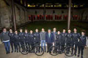El equipo Casa Dorada Cronos se presentó ayer en el Monasterio de San Agustín-SANTI OTERO