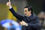 Unai Emery, dirigiendo al PSG.-AFP