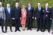 De izquierda a derecha, Gonzalo Villarreal, Roberto Roque, Rodrigo Huidobro, Angélica Basurto, Christian Tremsal, Félix Sancho, Álvaro Serrano y José Ramón Masa.-RAUL G. OCHOA
