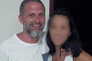 Ariel Darío Leites Do Santos, en la foto con su nueva compañera en Brasil, en una imagen de su perfil de Facebook.-