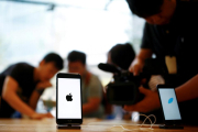 Imagen del iPhone 7 en una tienda de Apple de Pequín.-THOMAS PETER