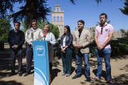 La candidata y cabeza de lista del PP a las Cortes por Ávila, Alicia García, presenta las propuestas autonómicas de la formación en materia de cultura, patrimonio, turismo y deporte. De I. a D. Vidal Galicia, Pedro Pascual, Alicia García, Marisol Montalbo-Ical