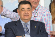 El presidente del Burgos CF, José Luis García, respiró aliviado al término del choque en Linares-Israel L. Murillo