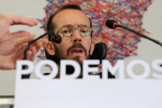 Pablo Echenique,  durante la rueda de prensa en la sede de Podemos en Madrid.-JUAN MANUEL PRATS
