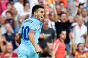 Correa celebra su gol en Mestalla ante el Valencia.-JOSE JORDAN (AFP)