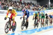 Albert Torres, en primera posición, durante la prueba de Omnium del Mundial.-RFEC