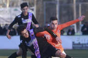 Barahona cuerpea con un jugador del Numancia B-Raúl G. Ochoa