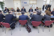 Presidentes y secretarios de distintas federaciones de empresarios se reunieron ayer en Burgos.-SANTI OTERO