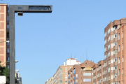 Los dispositivos están colocados en puntos con mucho tránsito como este de la calle Vitoria.-ISRAEL L. MURILLO
