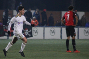 Riki Rodríguez celebra el tanto de la victoria frente al Montijo. BURGOS CF