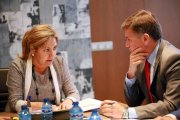 La vicepresidenta de la Junta de Castilla y León, Rosa Valdeón, se reúne con el presidente de la Federación Regional de Municipios y Provincias, Francisco Vázquez, para establecer la coordinación de la acogida de refugiados en Castilla y León-Ical