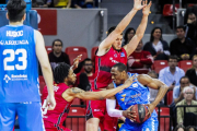 Sutton en acción en Zaragoza en lo que pudo ser su último partido de la temporada-ACB PHOTO / E. CASAS
