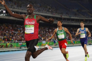 David Rudisha entra vencedor en los 800 metros.-AFP