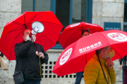 Miembros de UGT se manifestaron ayer frente a la Diputación de Burgos. TOMÁS ALONSO