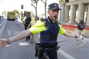 Cordón policial en Barcelona.-AP / MANU FERNANDEZ