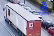 Imagen del camión recuperado por la Policía.-ECB