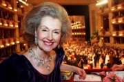 Raine condesa de Spencer en 1998, en el baile de la Opera de Viena-EFE / ROLAND SCHLAGER