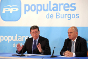 César Rico y Alfredo González Torres presentaron ayer el acto de precampaña de este sábado.-ISRAEL L. MURILLO