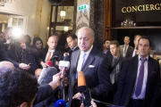 El ministro francés de Exteriores, Laurent Fabius, comparece ante la prensa en Viena.-AFP / JOE KLAMAR