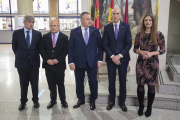 El alcalde de León, José Antonio Diez; el presidente de la Diputación, Eduardo Morán; la delegada territorial de la Junta, Ester Muñoz; el subdelegado del Gobierno, Faustino Sánchez y el rector de la ULE, Juan Francisco García Marín, asisten, entre otras autoridades, al acto institucional del Día de la Mujer