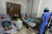 Civiles sirios hospitalizados en hospital al-Quds de Alepo.-REUTERS / ABDALRHMAN ISMAIL / REUTERS