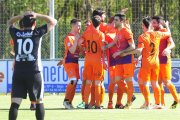 Los jugadores del Isabel I festejan la consecución de un tanto en el duelo de ayer en Castañares-Israel L. Murillo
